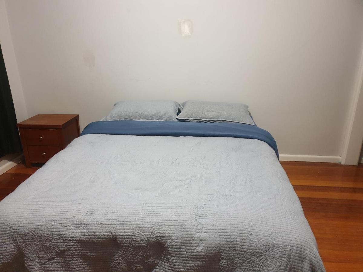 Homestay Near Dandenong Plaza Room photo